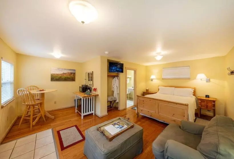 Aurora Park Cottages