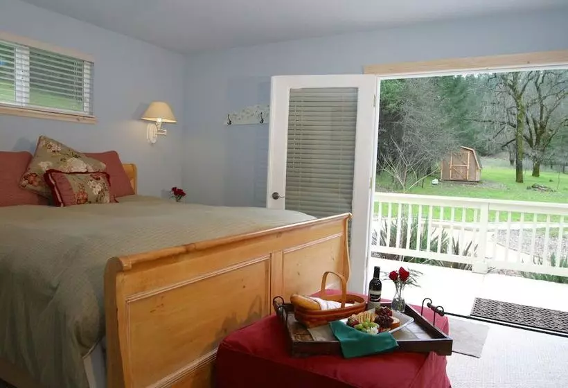 Aurora Park Cottages