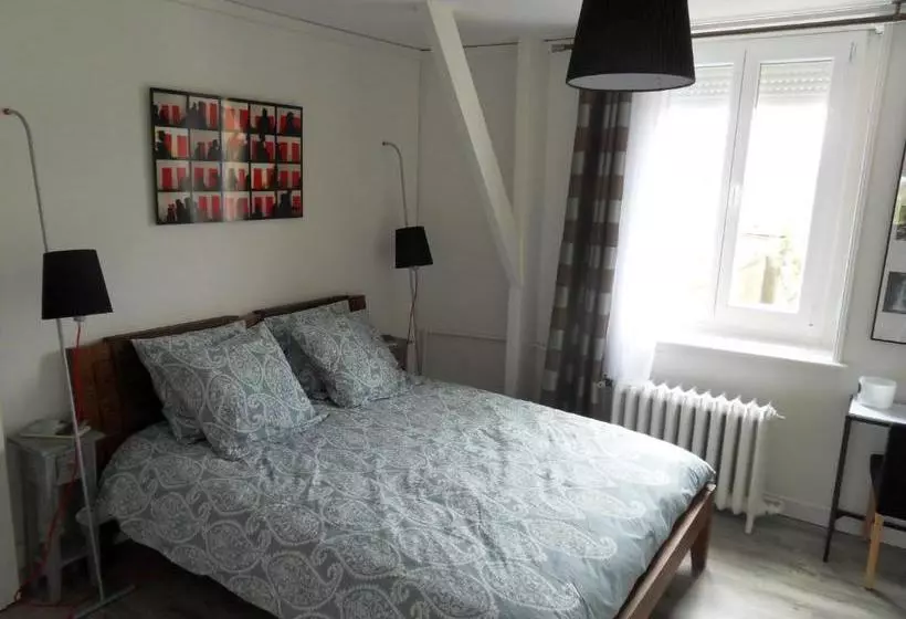 تختخواب و صبحانه Le 33 Chambres D Hôtes