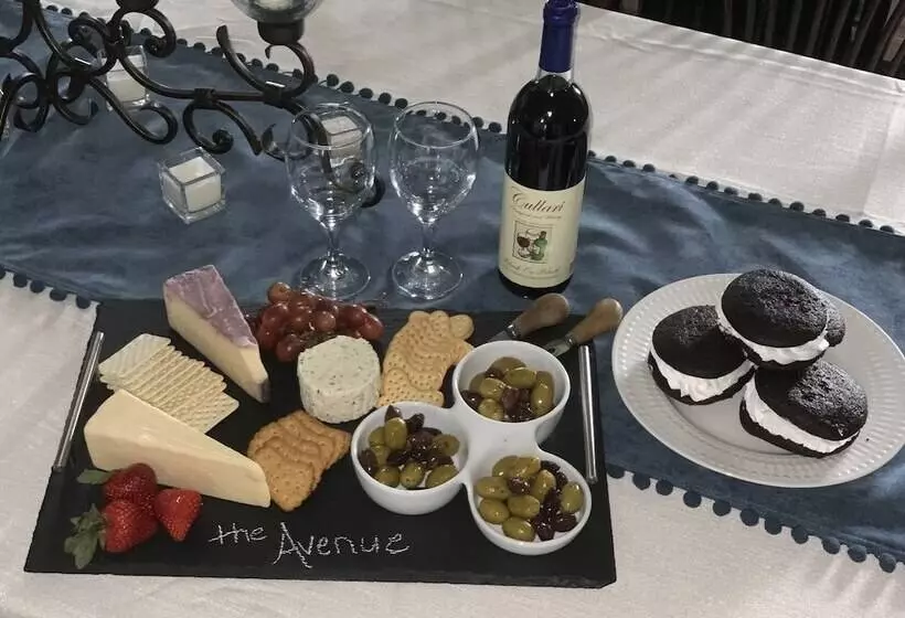 Aamiaismajoitus (B&B) The Avenue Guesthouse And Gallery