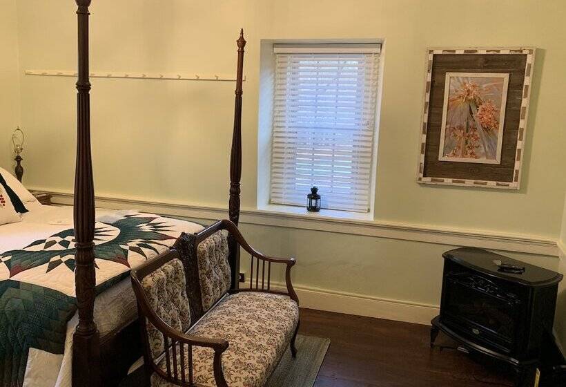 تختخواب و صبحانه The Avenue Guesthouse And Gallery