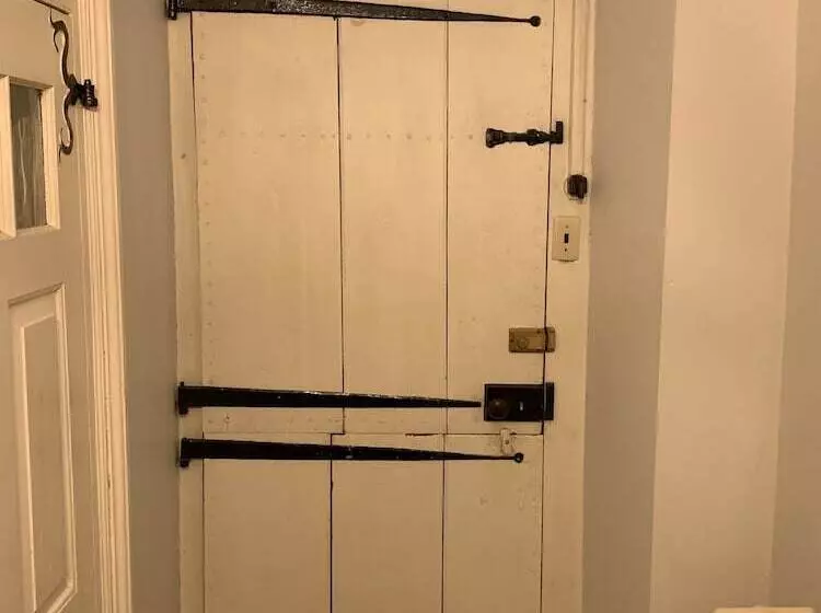 Aamiaismajoitus (B&B) The Avenue Guesthouse And Gallery