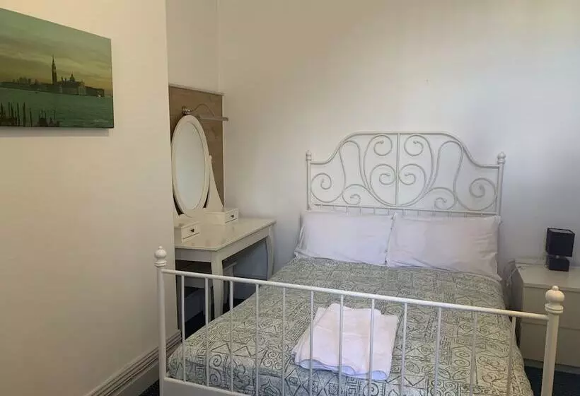 Aamiaismajoitus (B&B) Victoria Lodge