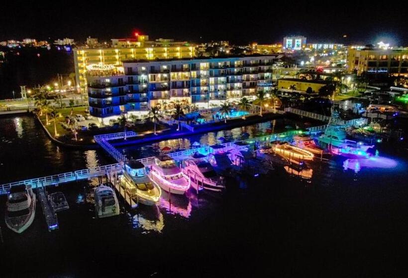 Fusion Resort Waterfront Suites