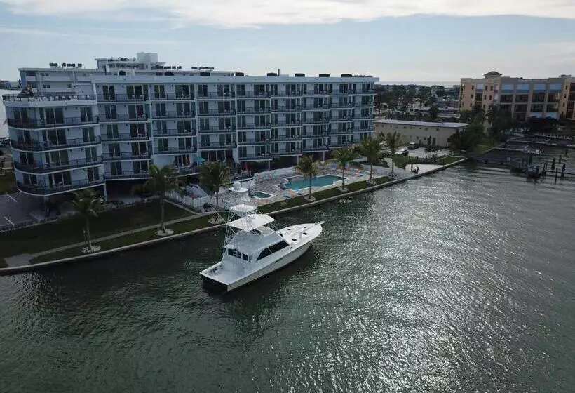 Fusion Resort Waterfront Suites