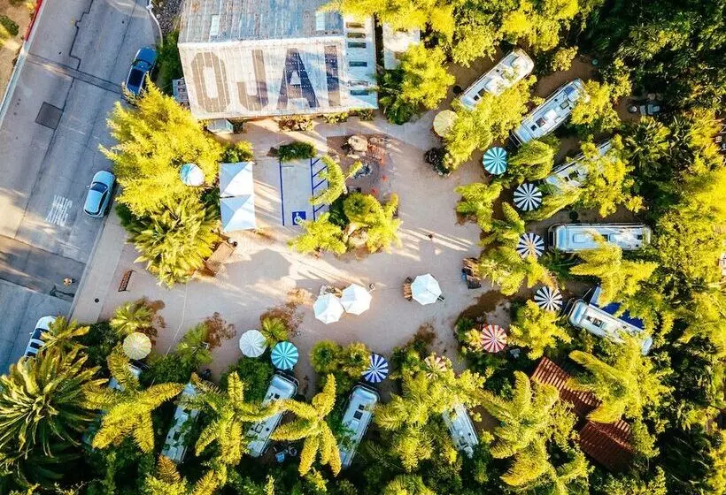 Hotelli Caravan Outpost