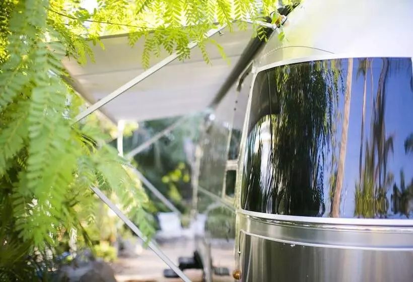 Hotelli Caravan Outpost