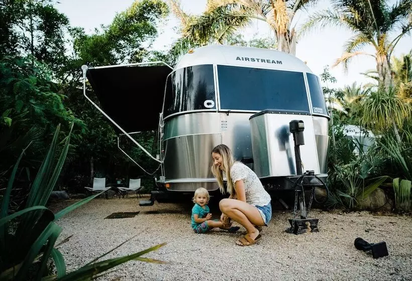 Hotelli Caravan Outpost