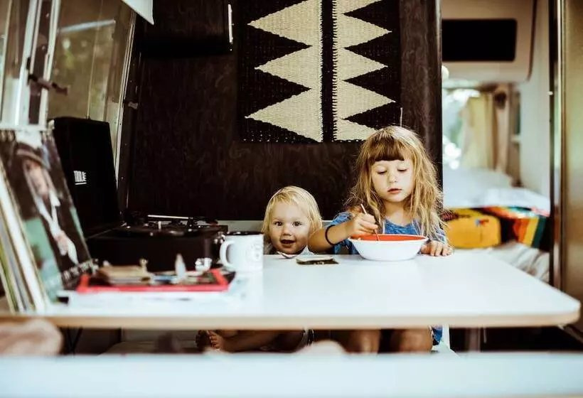 Hotelli Caravan Outpost