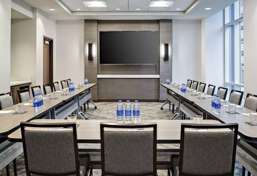 هتل Hyatt Place Grand Rapids Downtown