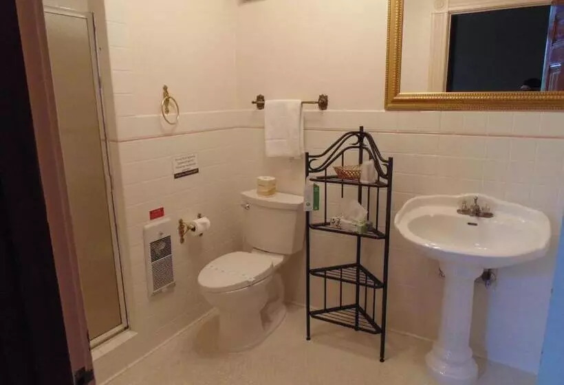 Hotelli Manresa Castle