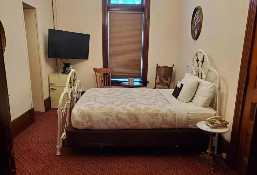 Hotelli Manresa Castle