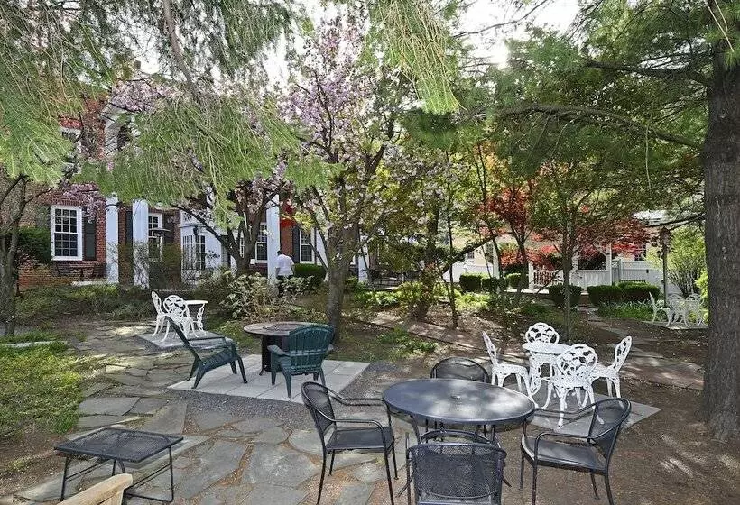 Hotelli The Country Inn Of Berkeley Springs