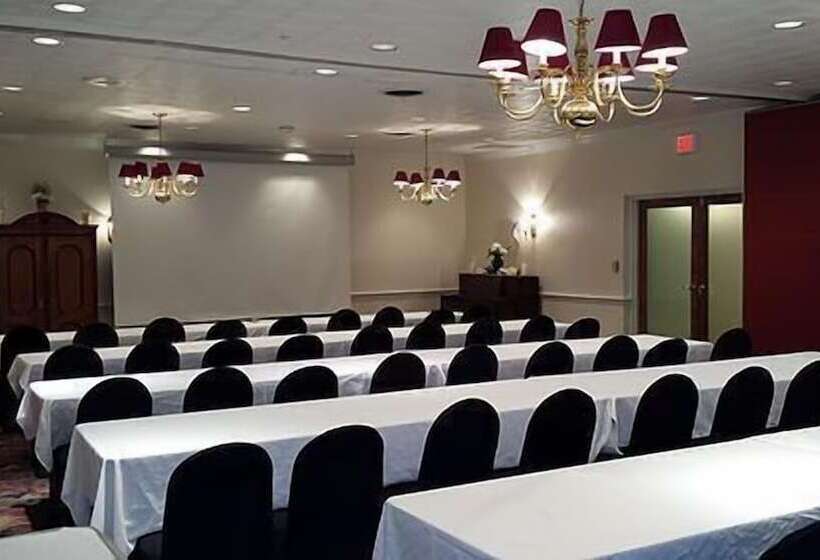 هتل The Country Inn Of Berkeley Springs