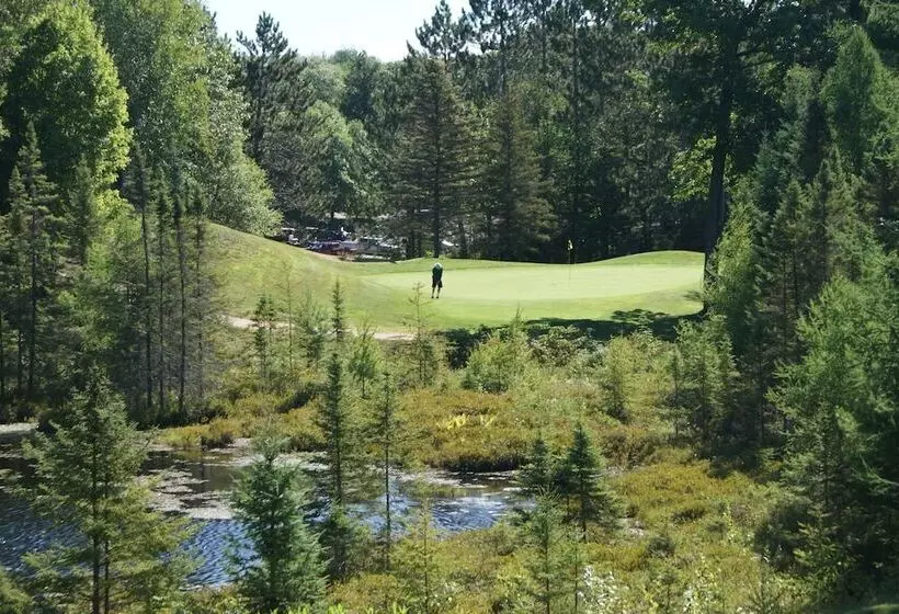 Lakewoods Resort & Lodge