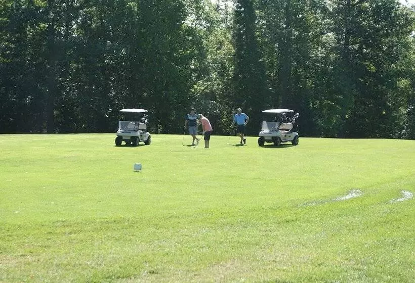 Lakewoods Resort & Lodge