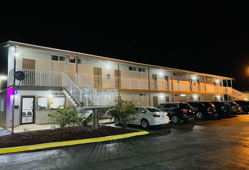 فندق على الطريق Host Inn