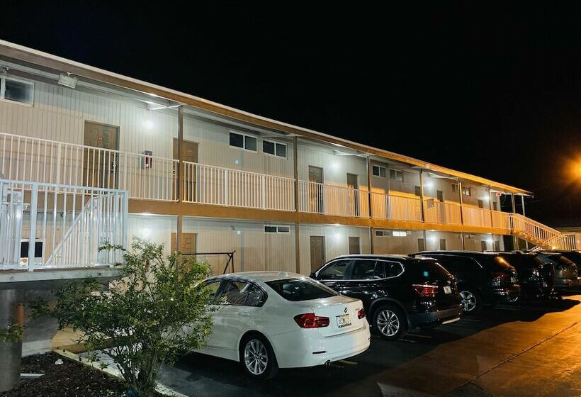 فندق على الطريق Host Inn