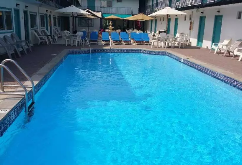 The Amethyst Beach Motel