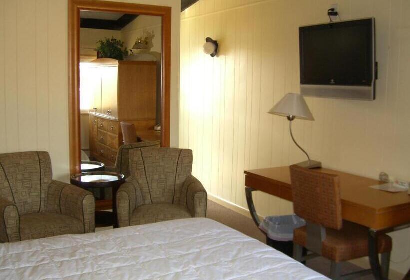 The Amethyst Beach Motel