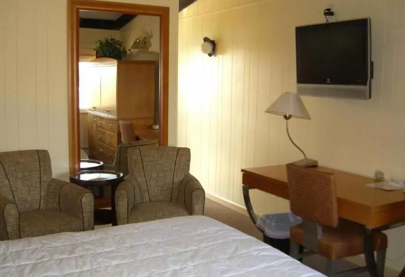 The Amethyst Beach Motel