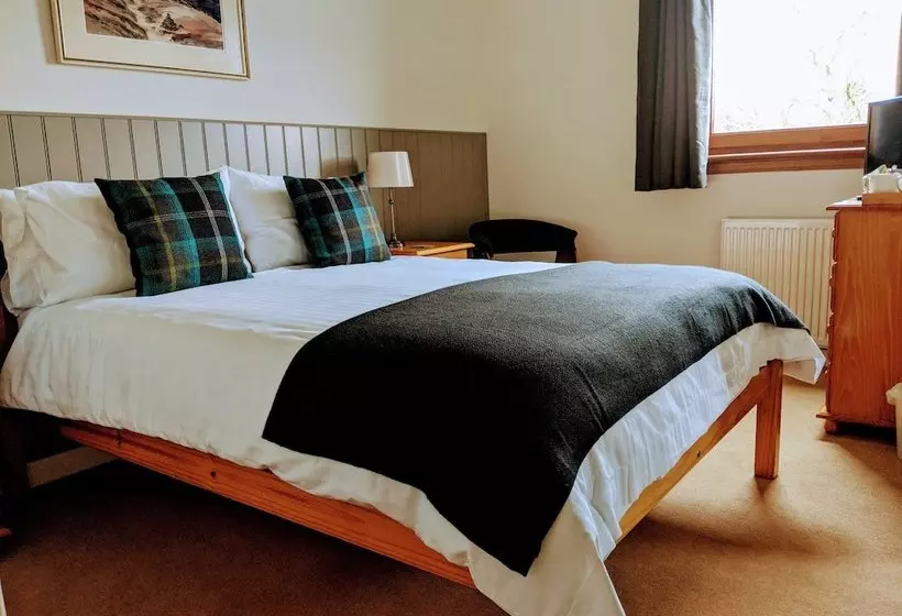 Aamiaismajoitus (B&B) Edderton Lodge