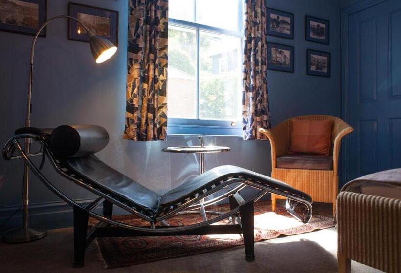 Bed & Breakfast Hill View House