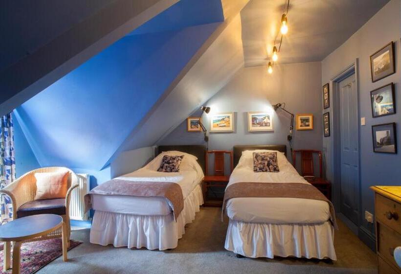 Bed & Breakfast Hill View House