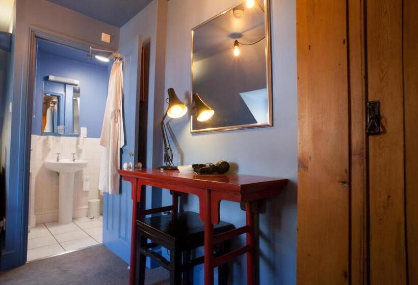 Bed & Breakfast Hill View House