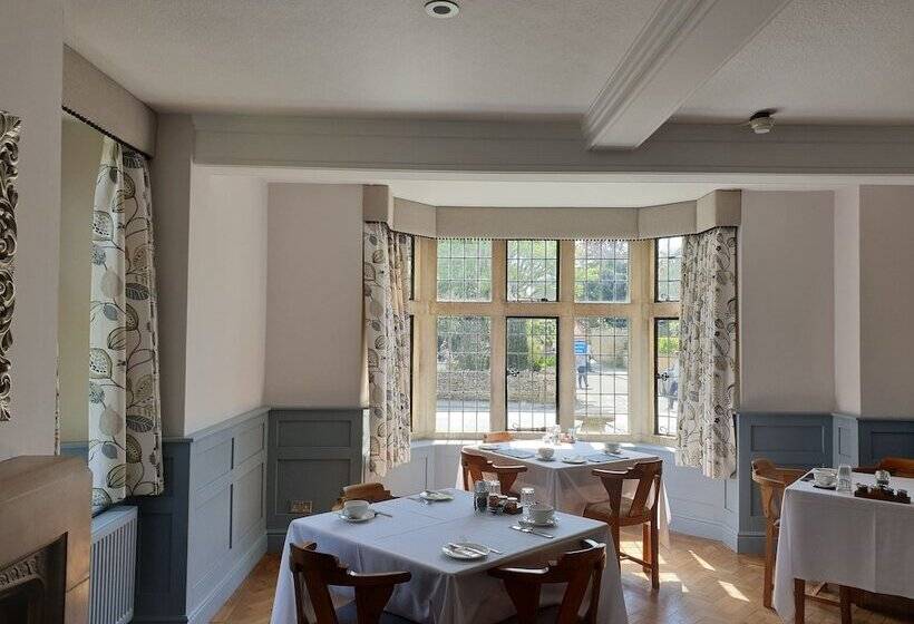 تختخواب و صبحانه The Old New Inn