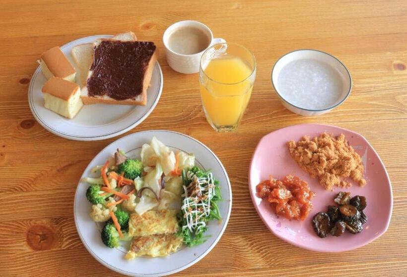 تختخواب و صبحانه Two Home Inn