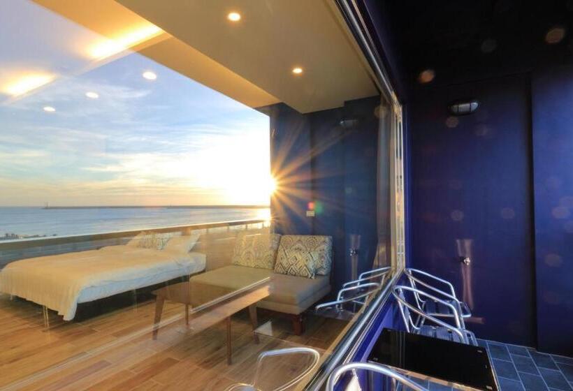 تختخواب و صبحانه Two Home Inn