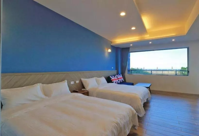 تختخواب و صبحانه Two Home Inn