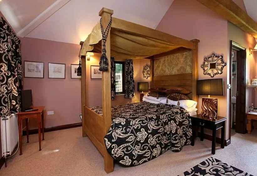 Cornfields Hotel & Restaurant