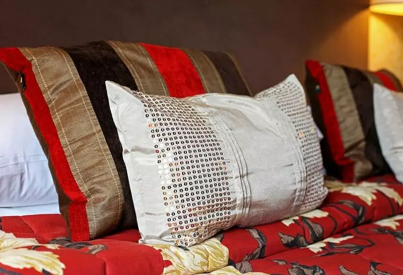 Cornfields Hotel & Restaurant