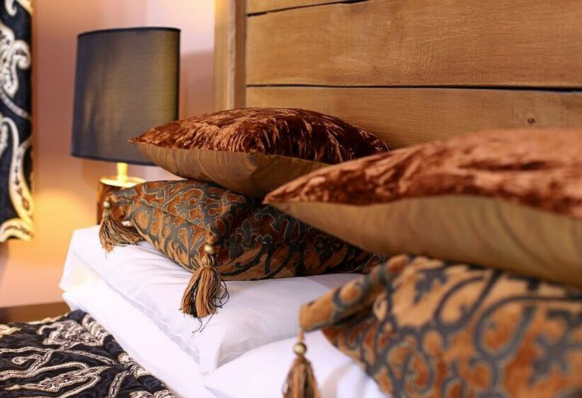 Cornfields Hotel & Restaurant