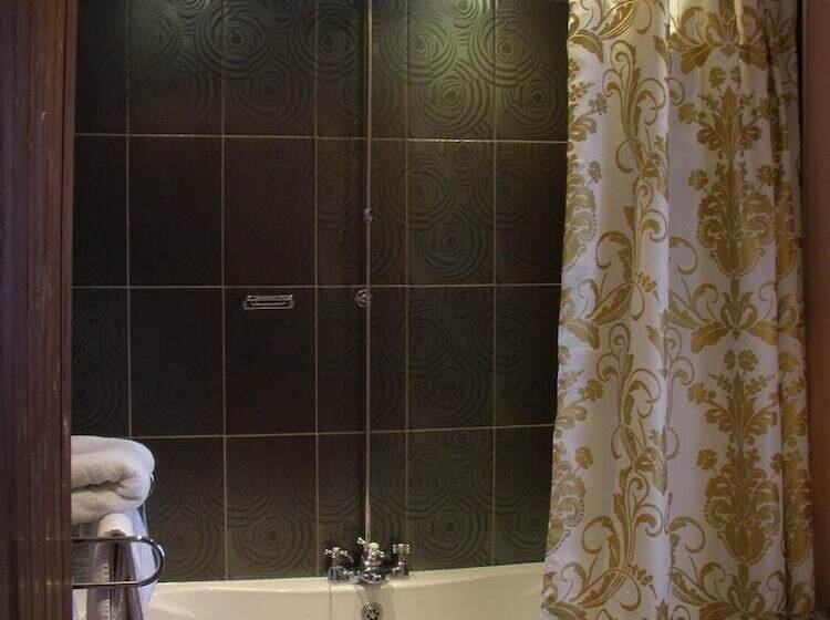 Cornfields Hotel & Restaurant