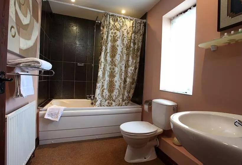 Cornfields Hotel & Restaurant