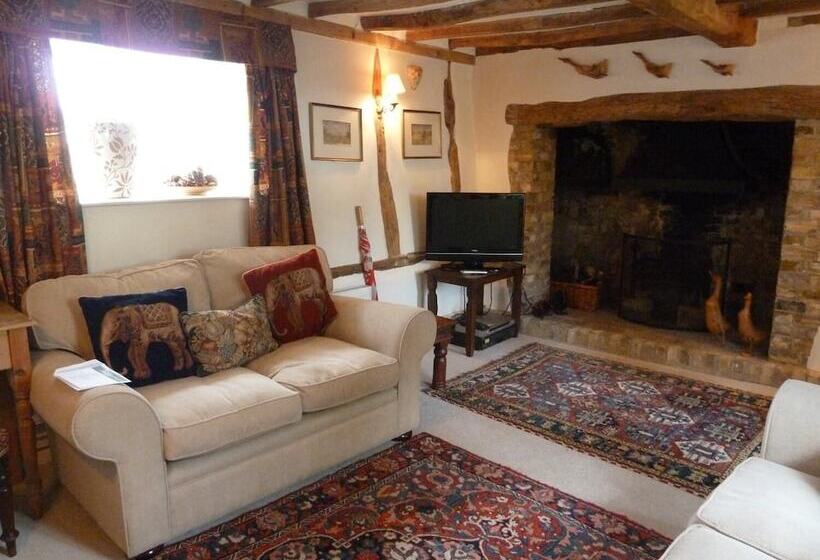 Cornfields Hotel & Restaurant