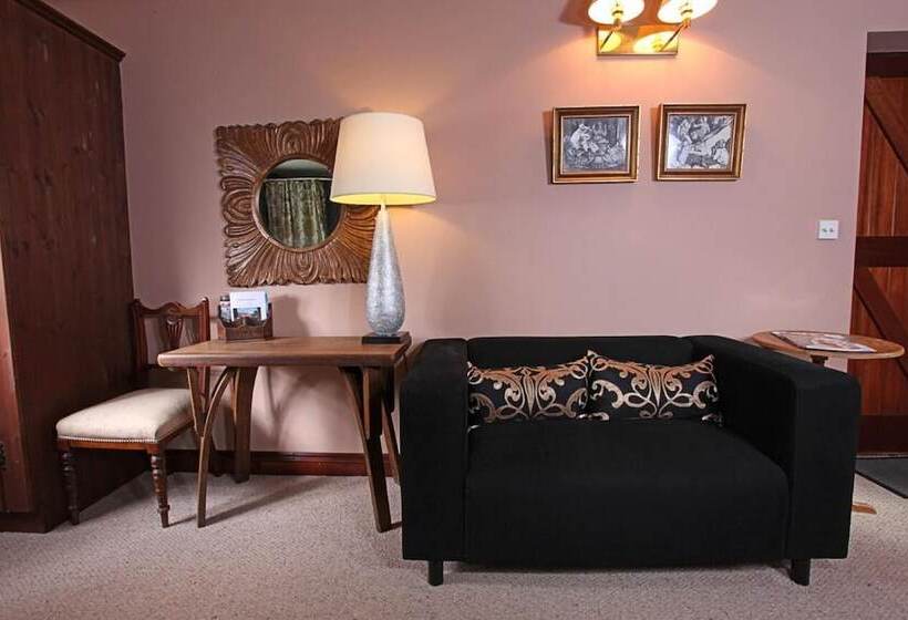 Cornfields Hotel & Restaurant