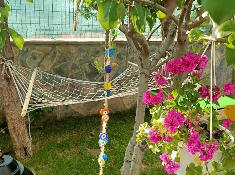 مسافرخانه Assos Livza Butik & Apart Otel