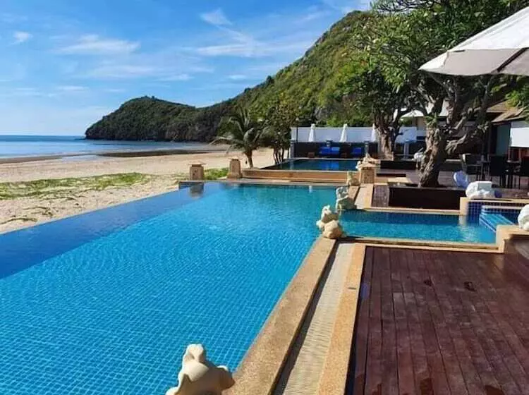 Hotelli Amara Villa Khao Ka Lok
