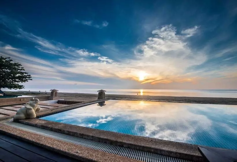 Hotelli Amara Villa Khao Ka Lok