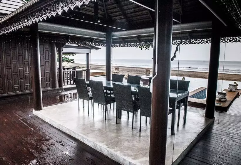 Hotelli Amara Villa Khao Ka Lok