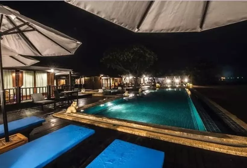 Hotelli Amara Villa Khao Ka Lok