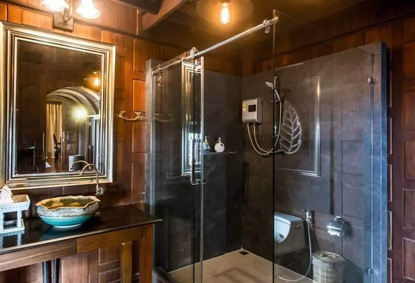 Hotelli Amara Villa Khao Ka Lok