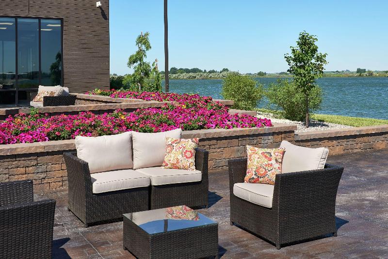 Отель Hampton Inn By Hilton Burley