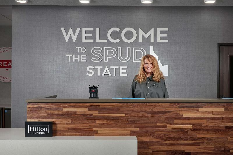 Отель Hampton Inn By Hilton Burley