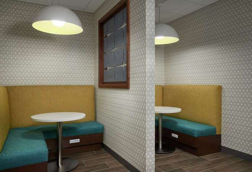 Отель Hampton Inn By Hilton Burley