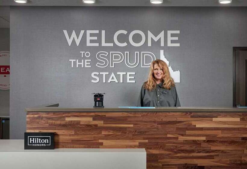 Отель Hampton Inn By Hilton Burley